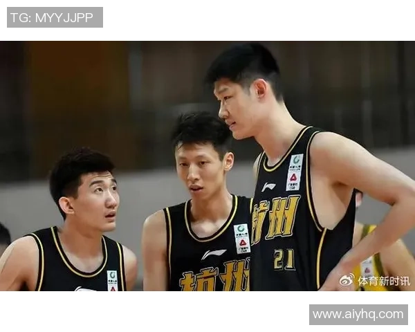 赵岩昊：从青涩新星到篮球场上的璀璨明星之路与成长故事